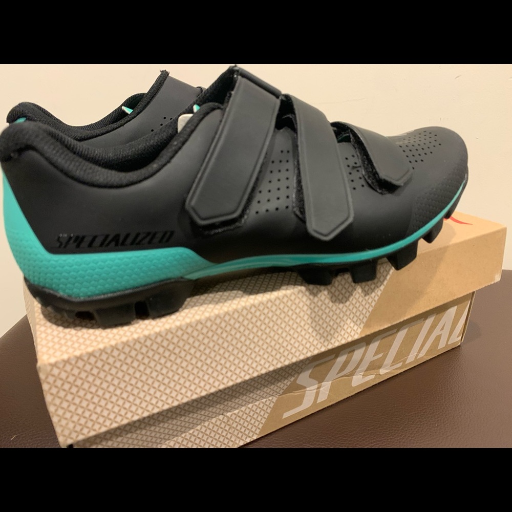 Specialized cycling shoes